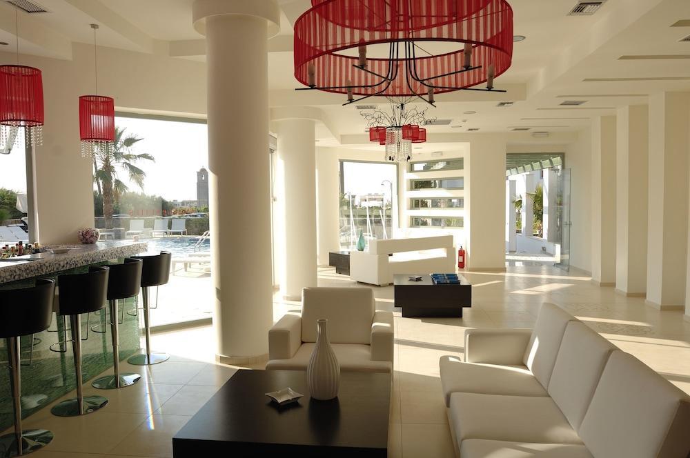 Angela Suites Boutique Hotel Sissi Esterno foto