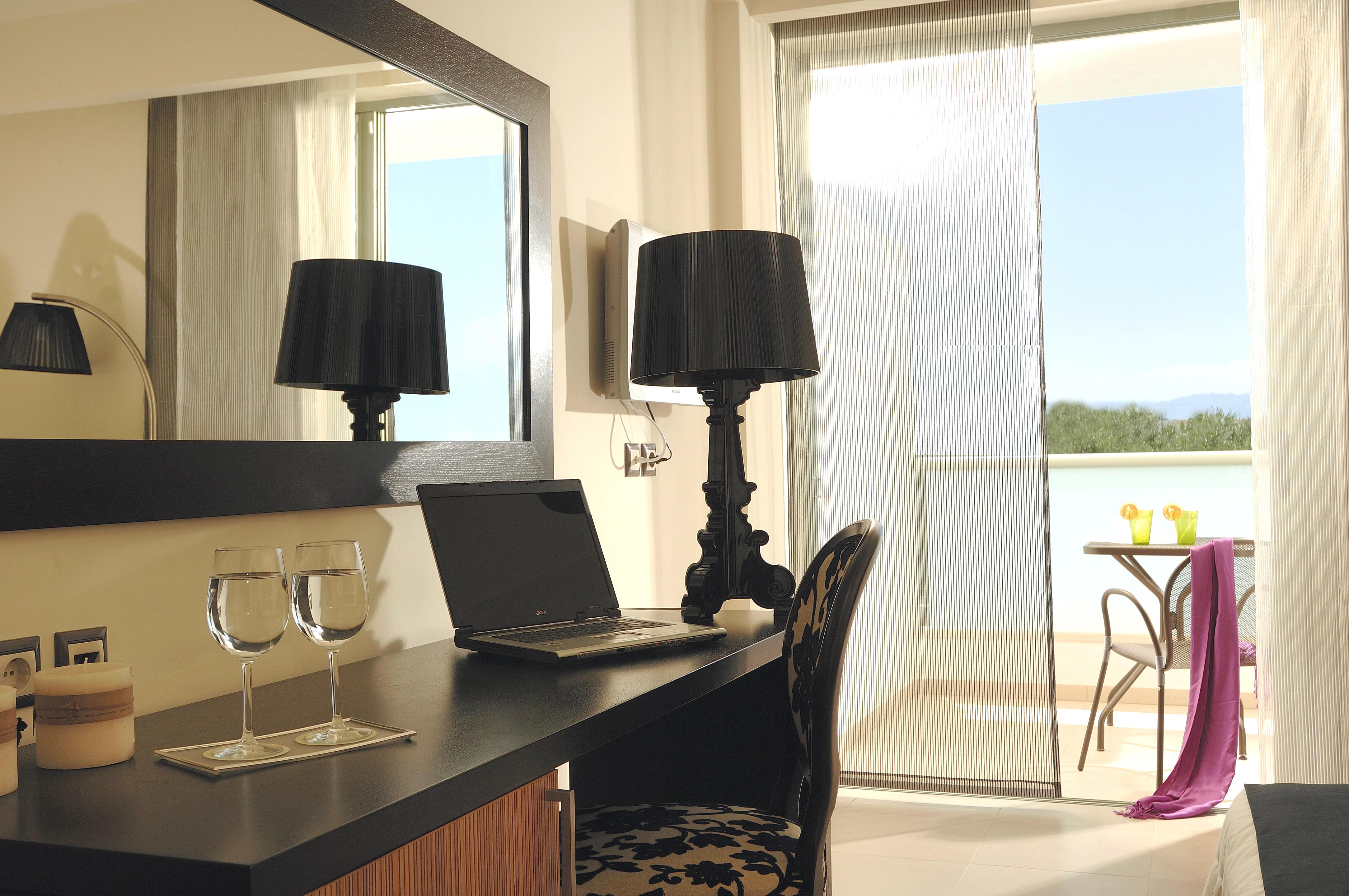 Angela Suites Boutique Hotel Sissi Esterno foto