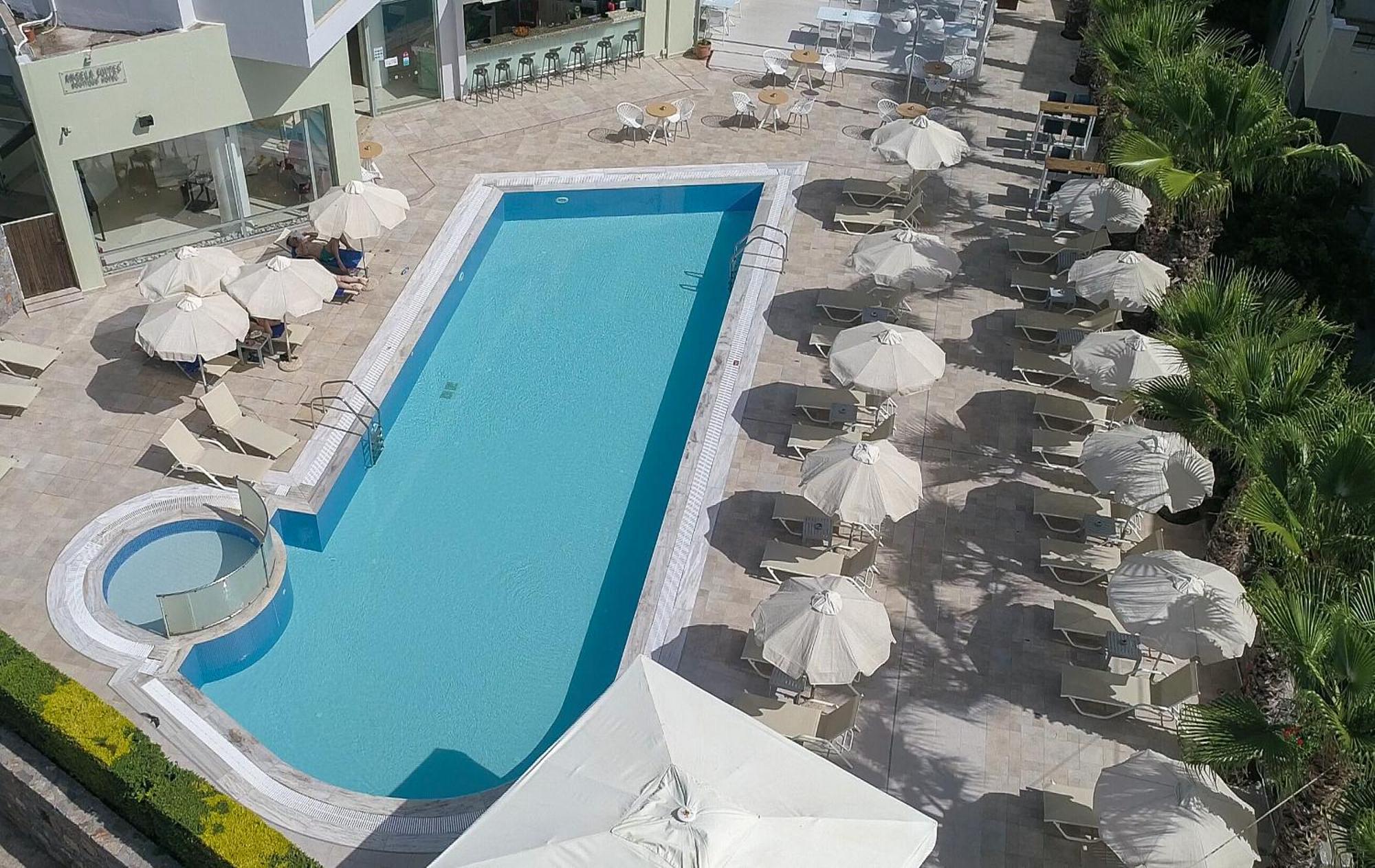 Angela Suites Boutique Hotel Sissi Esterno foto